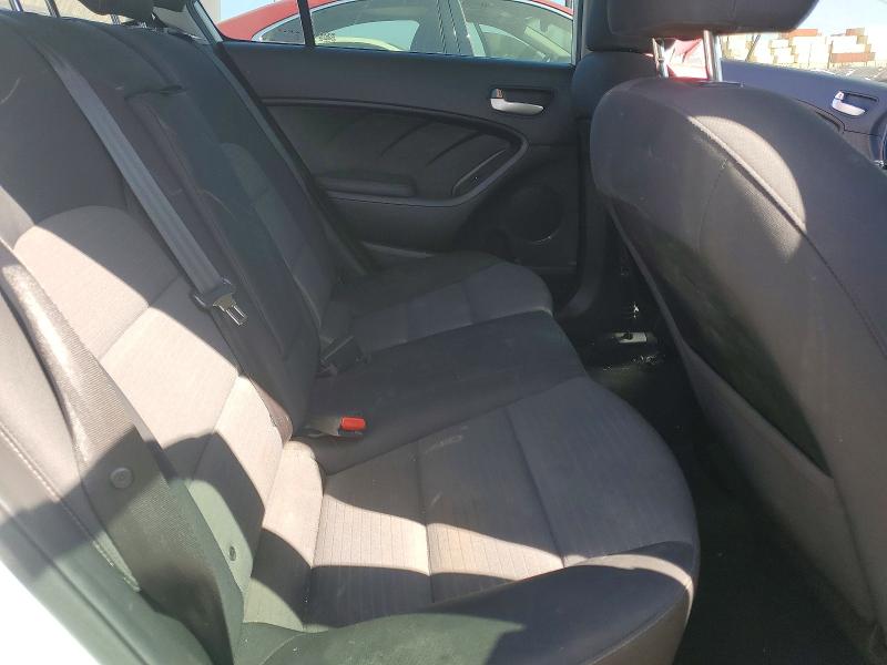 70904126 :رقم المزاد ، 3KPFL4A75JE186406 vin ، 2018 Kia Forte مزاد بيع