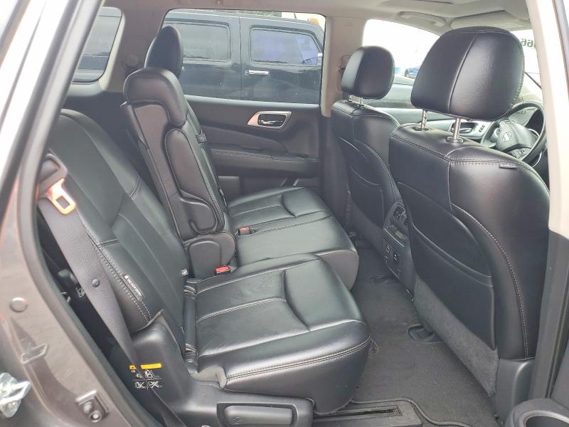 69389666 :رقم المزاد ، 5N1DR2MM3JC678768 vin ، 2018 Nissan Pathfinder مزاد بيع