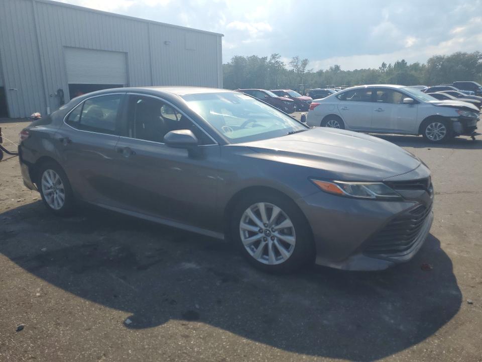 2018 Toyota Camry მანქანა იყიდება აუქციონზე, vin: 4T1B11HK4JU141399, აუქციონის ნომერი: 69016926