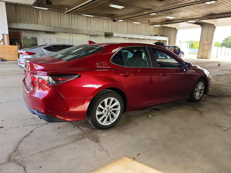 Продаж на аукціоні авто 2021 Toyota Camry, vin: 4T1R11AK2MU577195, номер лоту: 68398646