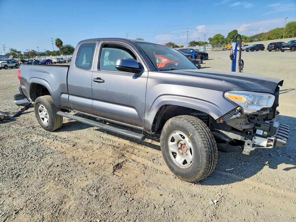 70432486 :رقم المزاد ، 5TFRX5GN2HX084410 vin ، 2017 Toyota Tacoma مزاد بيع