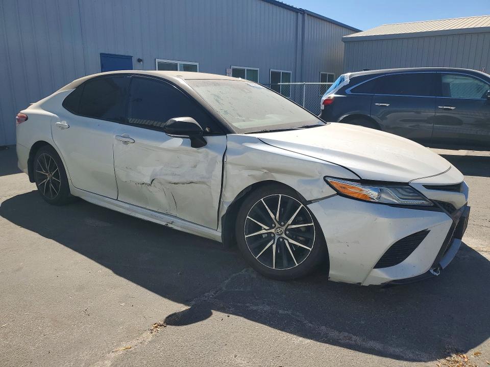 68366276 :رقم المزاد ، 4T1K61AK8LU318213 vin ، 2020 Toyota Camry مزاد بيع