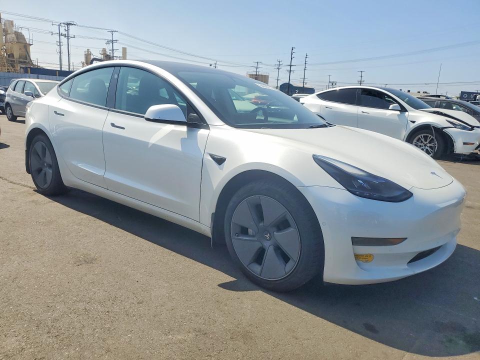 64395776 :رقم المزاد ، 5YJ3E1EA0NF125983 vin ، 2022 Tesla Model 3 مزاد بيع