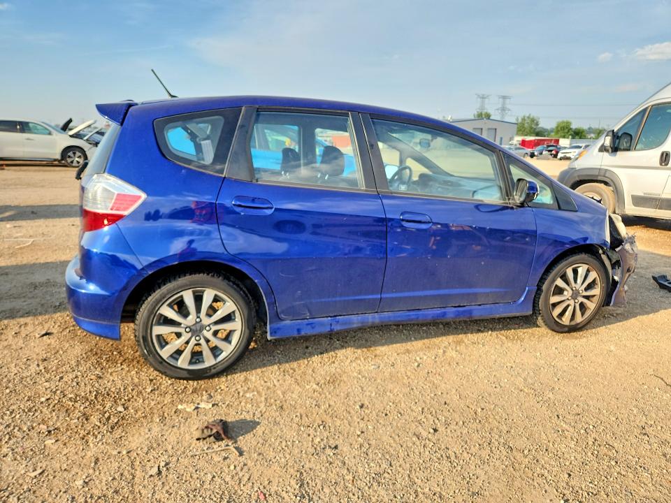 2013 Honda Fit მანქანა იყიდება აუქციონზე, vin: JHMGE8H55DC069347, აუქციონის ნომერი: 64459326