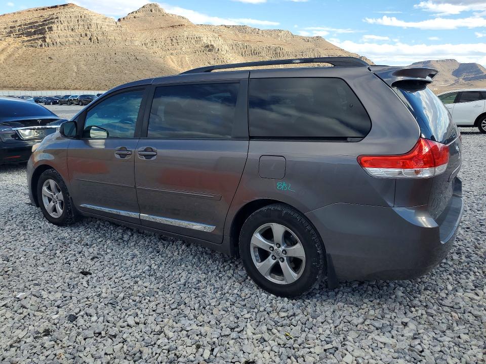 2013 Toyota Sienna მანქანა იყიდება აუქციონზე, vin: 5TDKK3DC8DS288989, აუქციონის ნომერი: 69676746