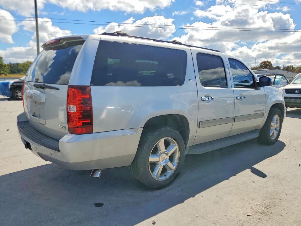 Продажа на аукционе авто 2011 Chevrolet Suburban, vin: 1GNSCJE03BR371612, номер лота: 70700676