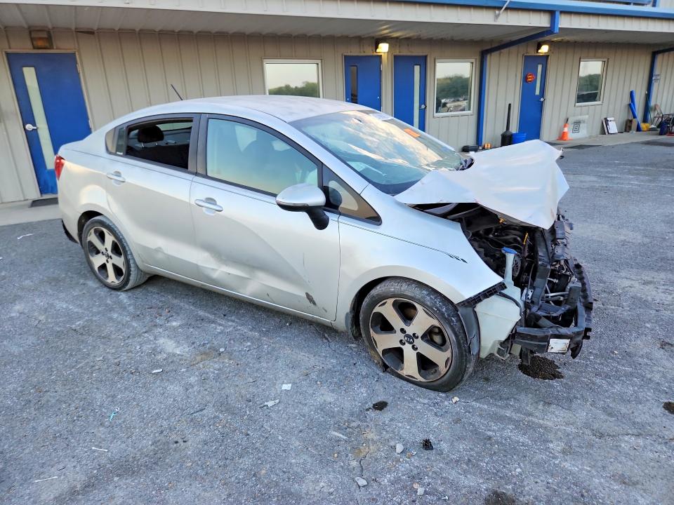 67898096 :رقم المزاد ، KNADN4A31F6422056 vin ، 2015 Kia Rio مزاد بيع