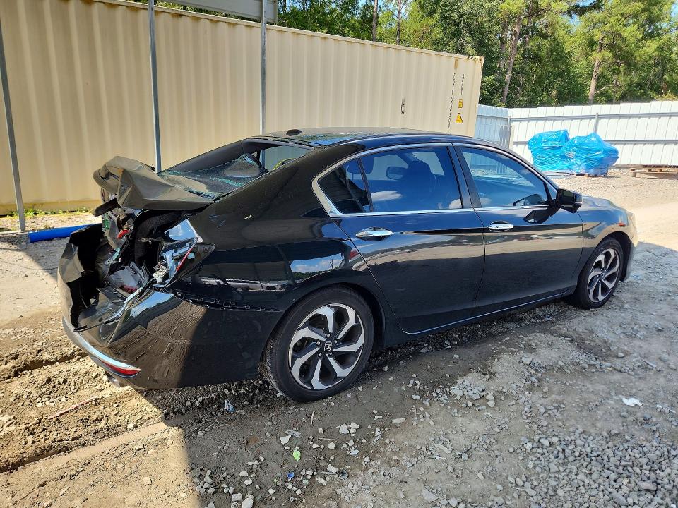 Продажа на аукционе авто 2017 Honda Accord, vin: 1HGCR2F86HA040067, номер лота: 68639416