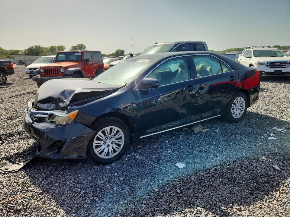 69594576 :رقم المزاد ، 4T4BF1FK7CR225262 vin ، 2012 Toyota Camry مزاد بيع