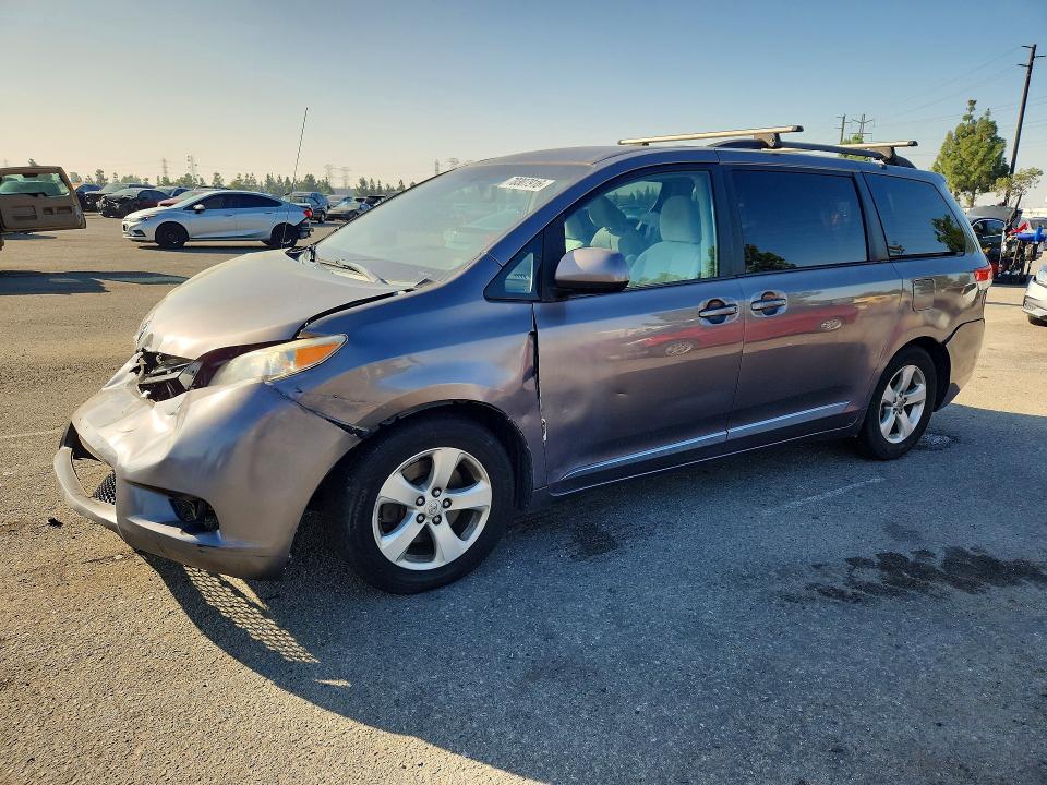 Продаж на аукціоні авто 2014 Toyota Sienna, vin: 5TDKK3DC2ES408433, номер лоту: 70307916