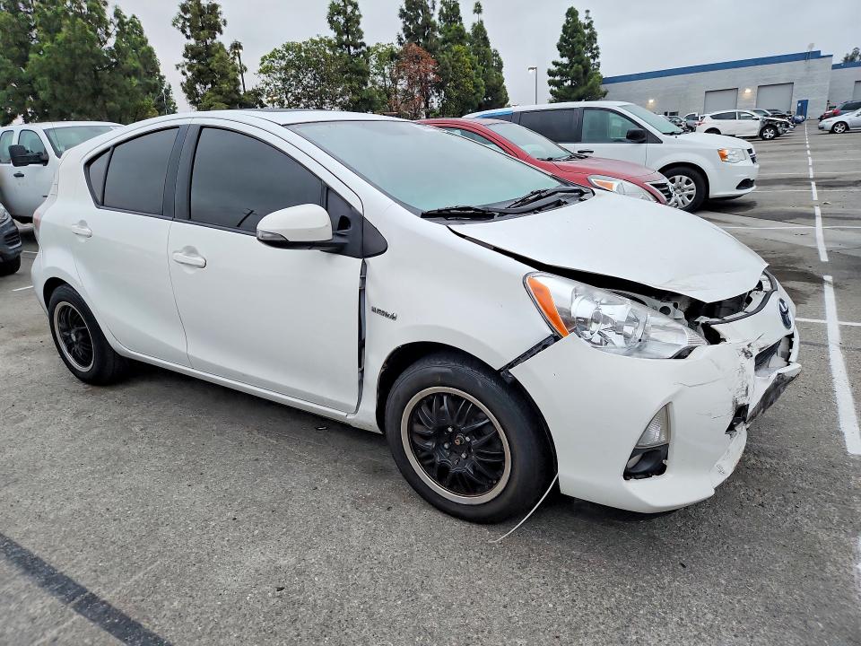 Продажа на аукционе авто 2012 Toyota Prius C, vin: JTDKDTB39C1028061, номер лота: 68698946