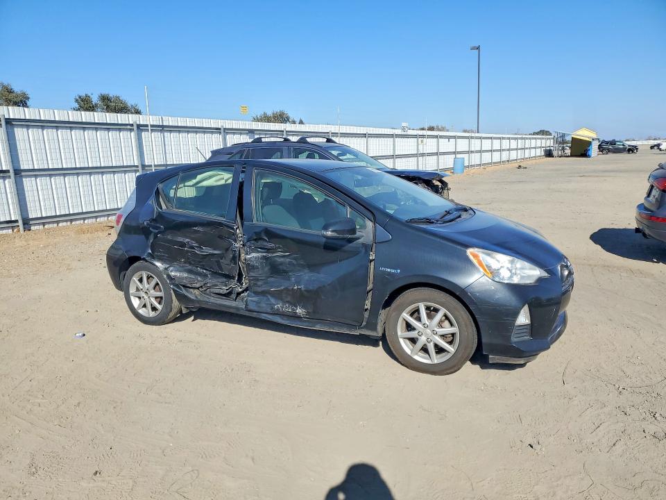 2012 Toyota Prius C მანქანა იყიდება აუქციონზე, vin: JTDKDTB32C1023395, აუქციონის ნომერი: 69923156
