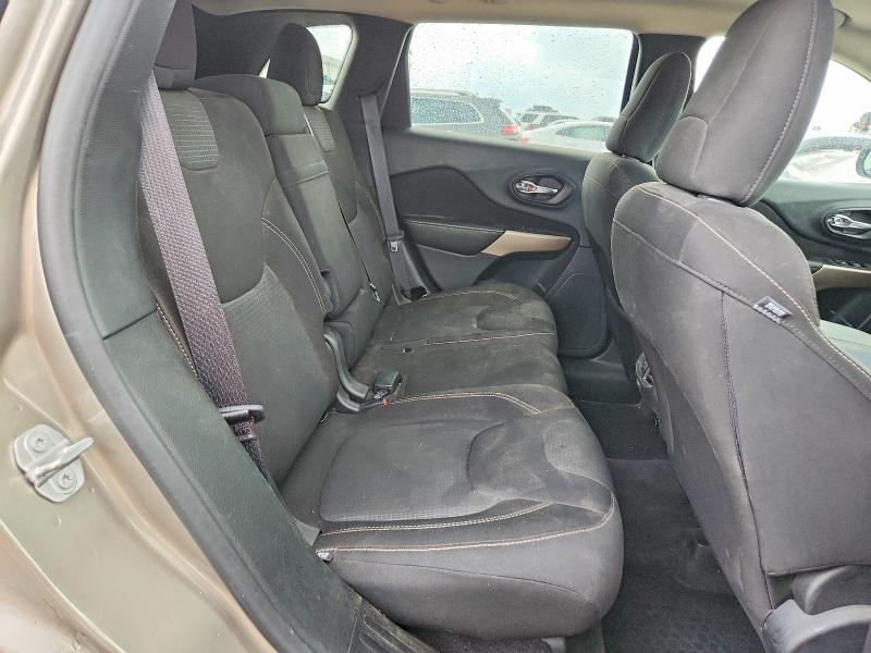 67850676 :رقم المزاد ، 1C4PJMCS2HW596754 vin ، 2017 Jeep Cherokee مزاد بيع
