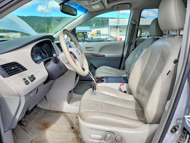 2014 Toyota Sienna მანქანა იყიდება აუქციონზე, vin: 5TDYK3DC0ES501333, აუქციონის ნომერი: 71114866