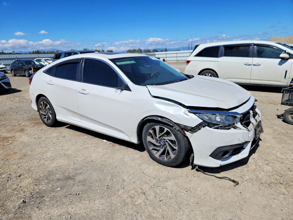 67911596 :رقم المزاد ، 19XFC2F73JE202910 vin ، 2018 Honda Civic مزاد بيع