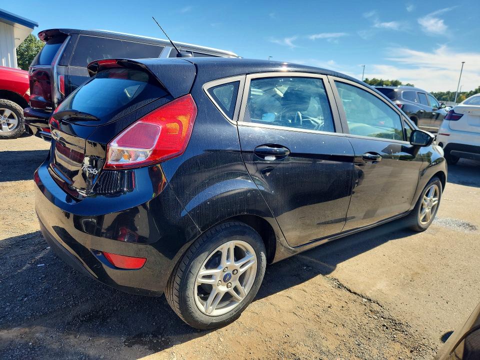 70500246 :رقم المزاد ، 3FADP4EJXKM157157 vin ، 2019 Ford Fiesta مزاد بيع