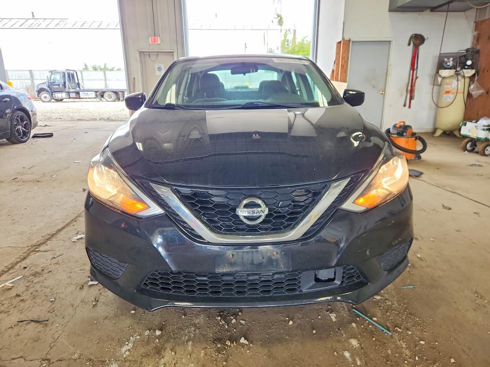 68137836 :رقم المزاد ، 3N1AB7AP4JL648970 vin ، 2018 Nissan Sentra مزاد بيع