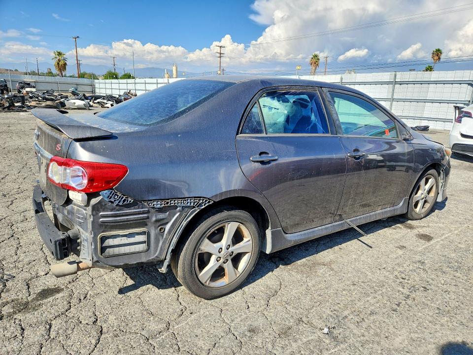 2013 Toyota Corolla მანქანა იყიდება აუქციონზე, vin: 5YFBU4EE2DP093964, აუქციონის ნომერი: 69890556