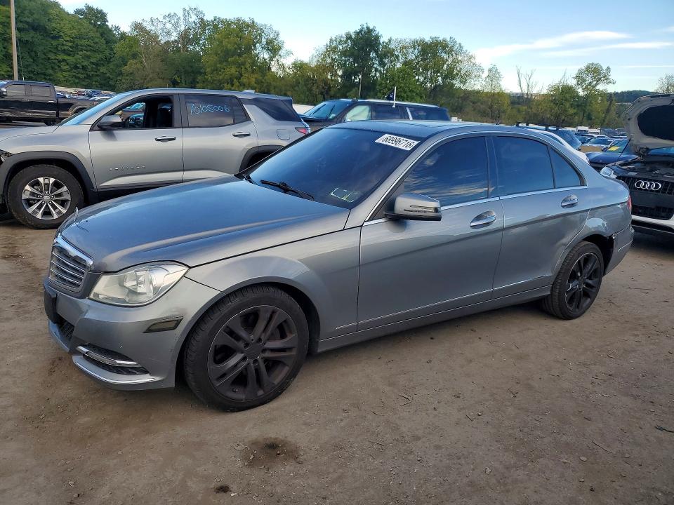 Продаж на аукціоні авто 2013 Mercedes-benz C, vin: WDDGF8AB7DA817760, номер лоту: 68996716