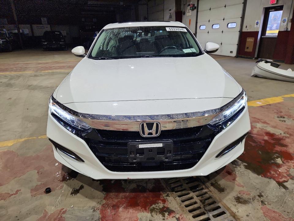Продажа на аукционе авто 2018 Honda Accord, vin: 1HGCV1F68JA025094, номер лота: 69350946