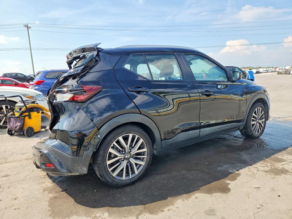 68775366 :رقم المزاد ، 3N1CP5CV7ML530247 vin ، 2021 Nissan Kicks مزاد بيع