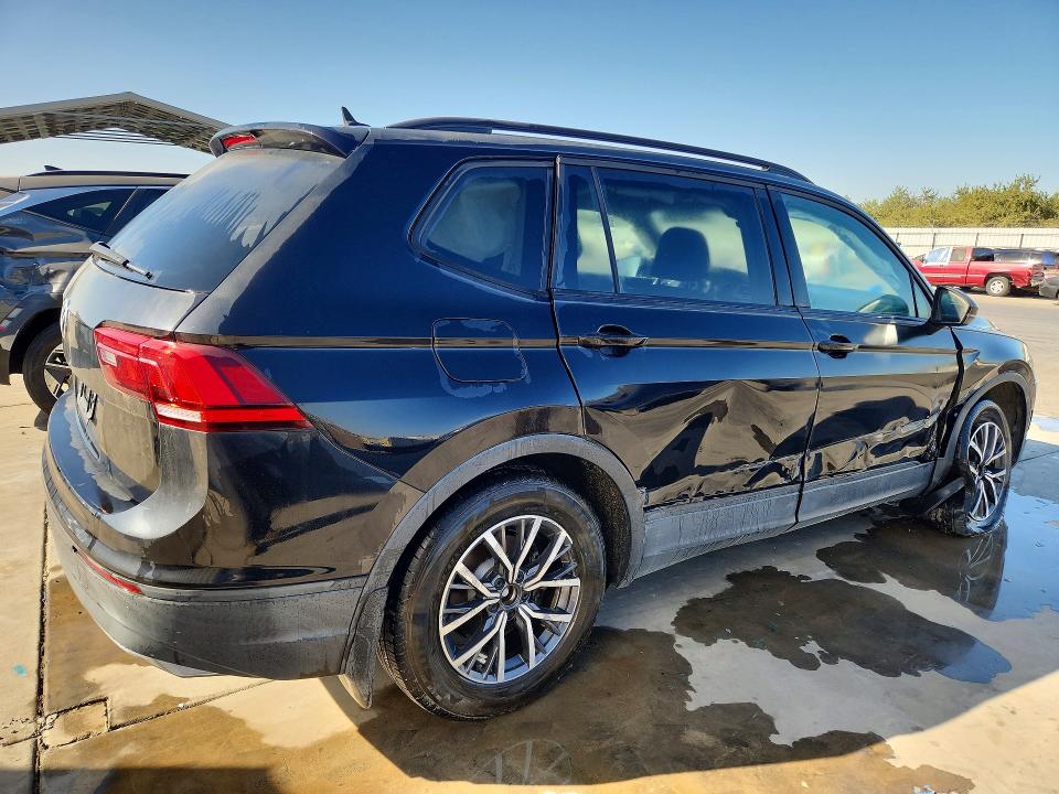 Продажа на аукционе авто 2021 Volkswagen Tiguan, vin: 3VV1B7AX0MM121215, номер лота: 69182716