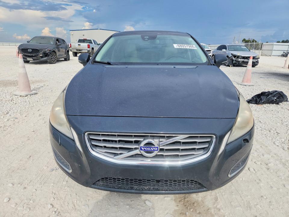 68057986 :رقم المزاد ، YV1622FS2C2138201 vin ، 2012 Volvo S60 مزاد بيع