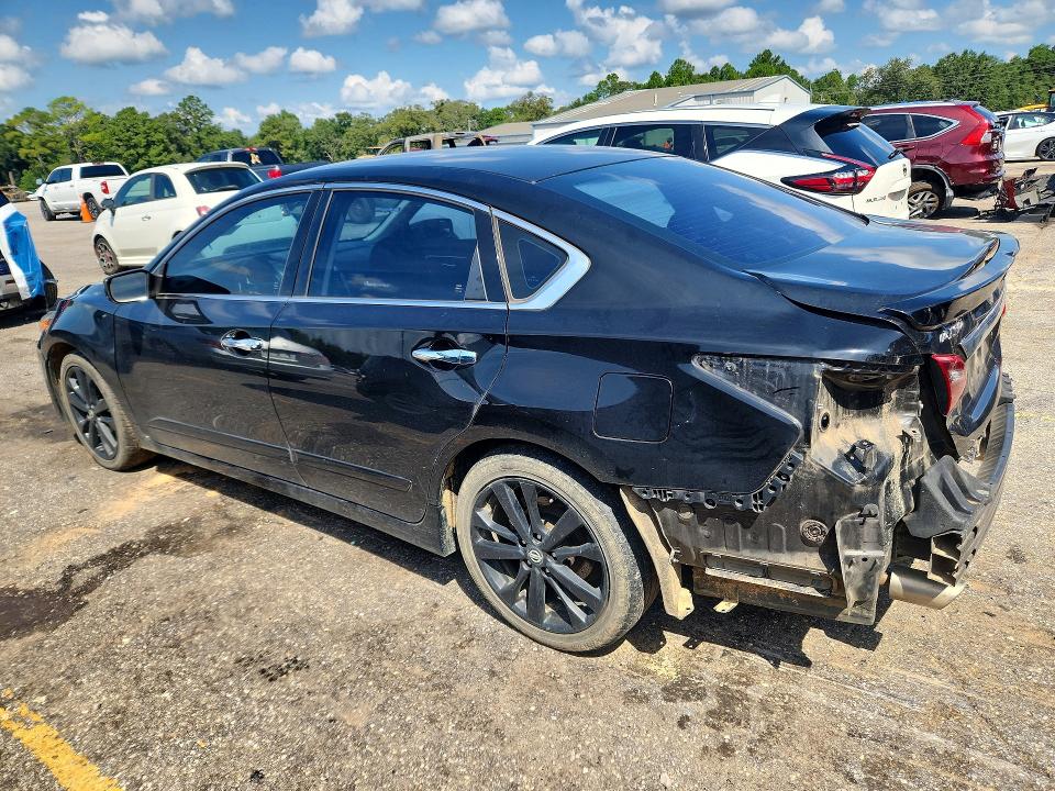 2017 Nissan Altima მანქანა იყიდება აუქციონზე, vin: 1N4AL3AP6HC493417, აუქციონის ნომერი: 67425776