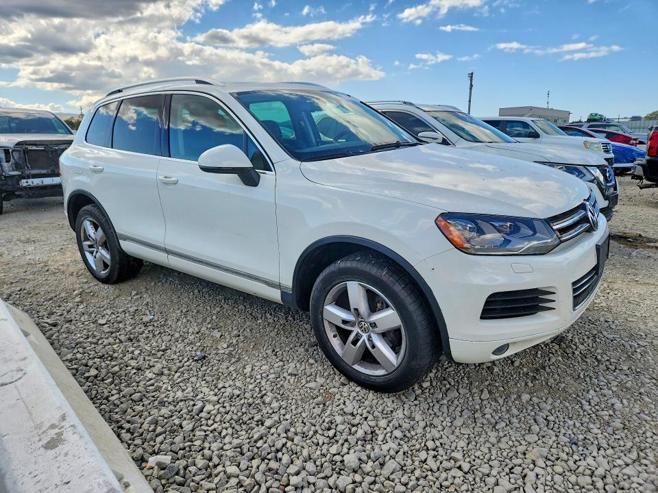 2011 Volkswagen Touareg მანქანა იყიდება აუქციონზე, vin: WVGFF9BP6BD002558, აუქციონის ნომერი: 67278346
