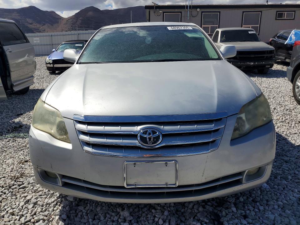 Продажа на аукционе авто 2005 Toyota Avalon, vin: 4T1BK36B05U060028, номер лота: 68962366