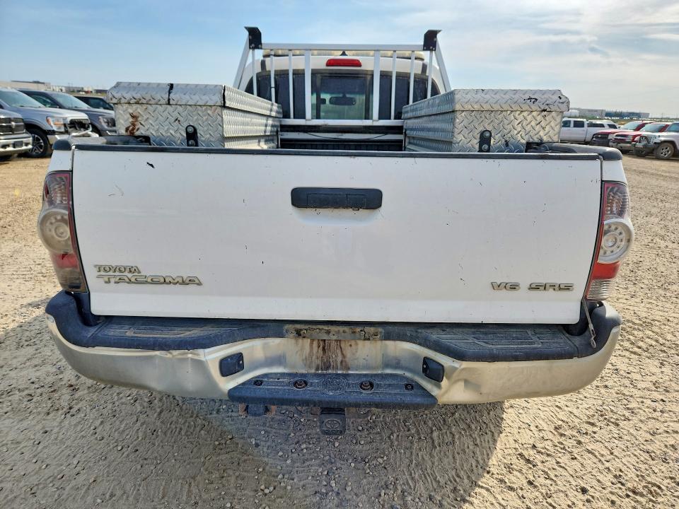 61410676 :رقم المزاد ، 5TFUU4EN5FX111595 vin ، 2015 Toyota Tacoma مزاد بيع