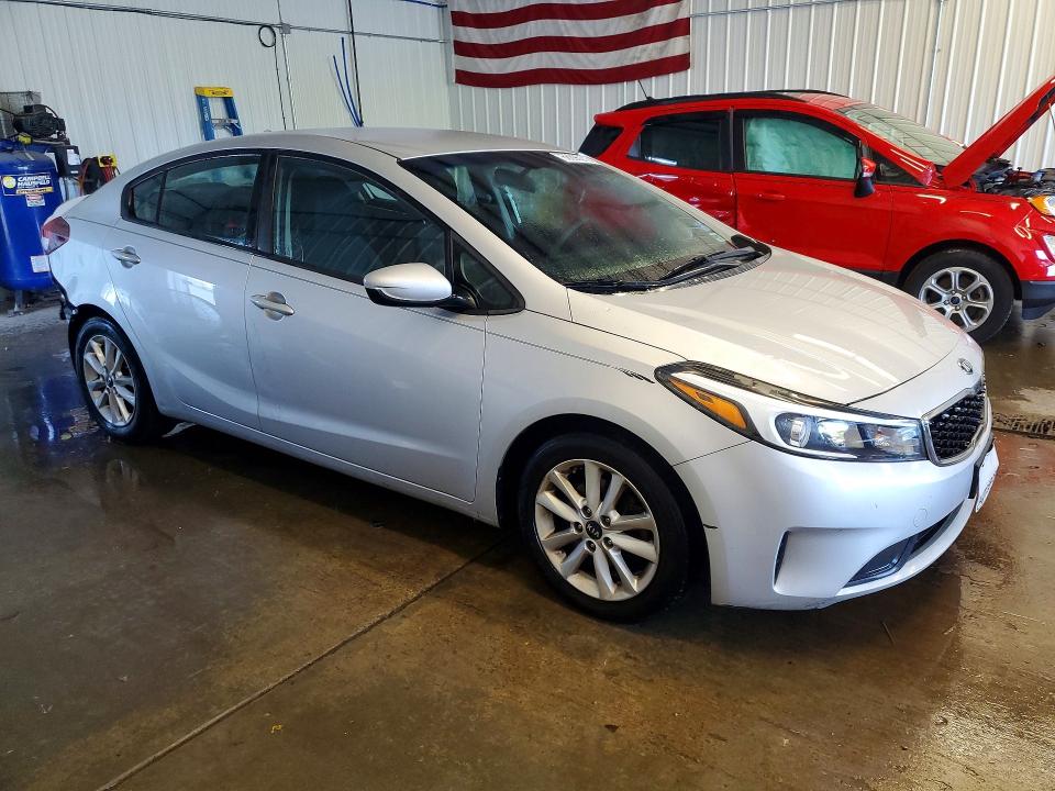 68696216 :رقم المزاد ، 3KPFL4A74HE082970 vin ، 2017 Kia Forte مزاد بيع