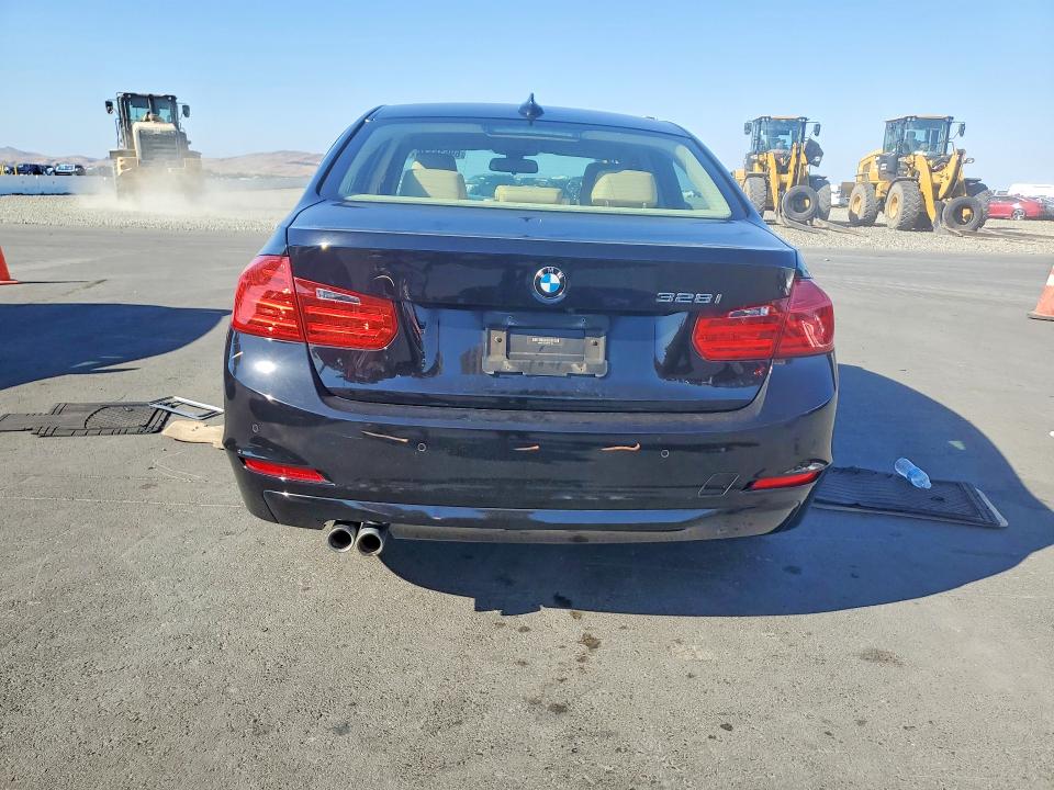 2015 Bmw 328 მანქანა იყიდება აუქციონზე, vin: WBA3C1C56FP851783, აუქციონის ნომერი: 69516546