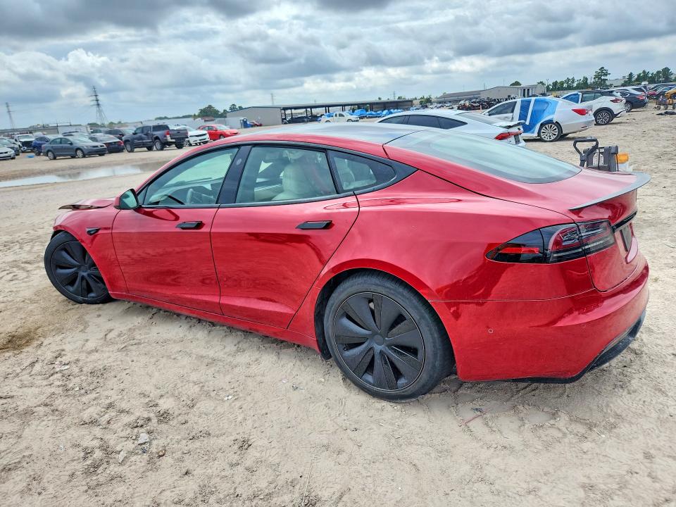 67469446 :رقم المزاد ، 5YJSA1E66NF496696 vin ، 2022 Tesla Model S مزاد بيع