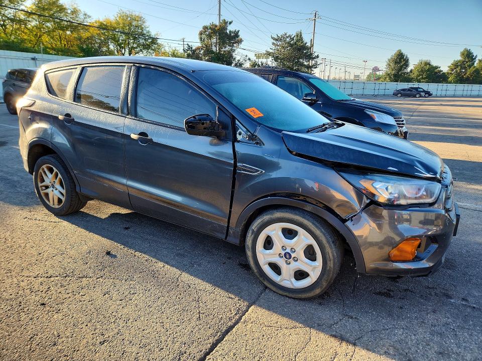 2018 Ford Escape მანქანა იყიდება აუქციონზე, vin: 1FMCU0F70JUC68297, აუქციონის ნომერი: 70372196