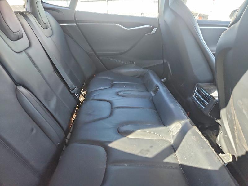 68937146 :رقم المزاد ، 5YJSA1H13EFP42409 vin ، 2014 Tesla Model S مزاد بيع