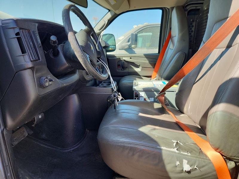 68421586 :رقم المزاد ، 1GCWGFCF7F1221977 vin ، 2015 Chevrolet Express مزاد بيع