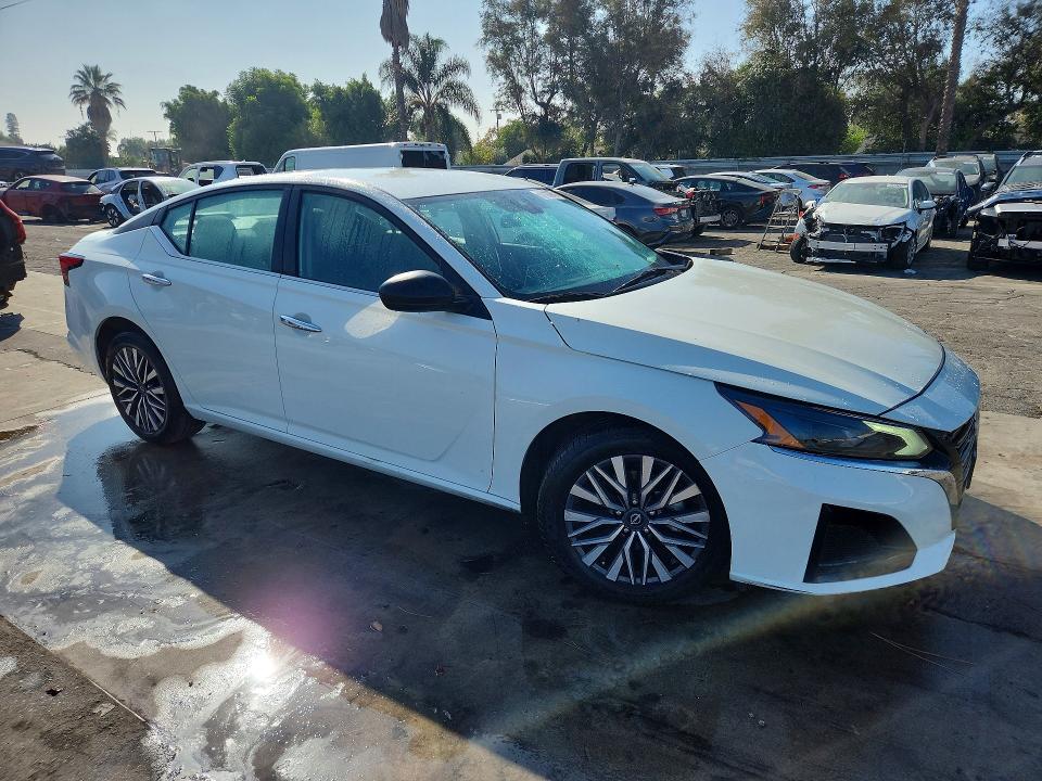 70558316 :رقم المزاد ، 1N4BL4DVXSN332245 vin ، 2025 Nissan Altima مزاد بيع