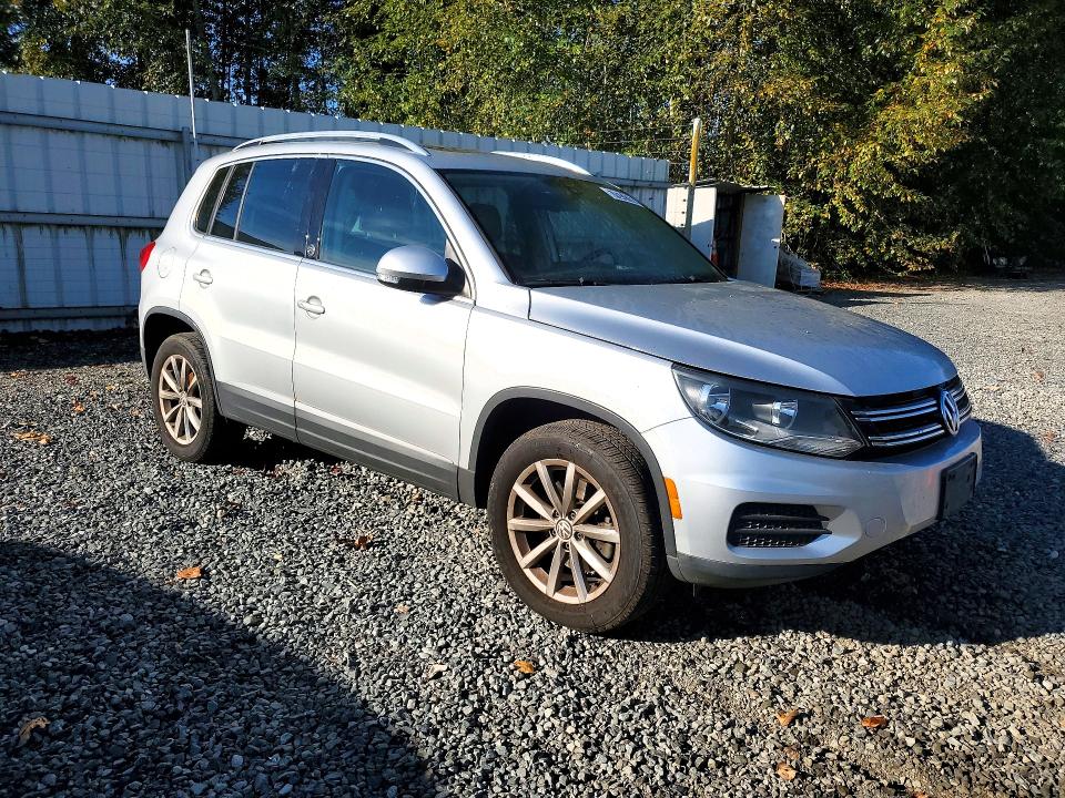 2017 Volkswagen Tiguan მანქანა იყიდება აუქციონზე, vin: WVGRV7AX4HW501216, აუქციონის ნომერი: 67072186
