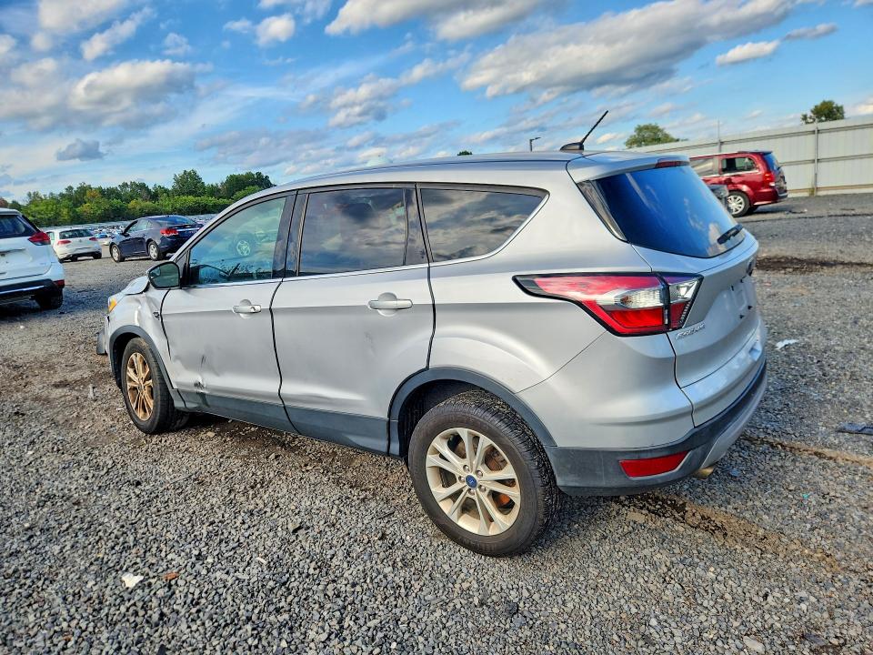 67728856 :رقم المزاد ، 1FMCU9GD0HUF00643 vin ، 2017 Ford Escape مزاد بيع
