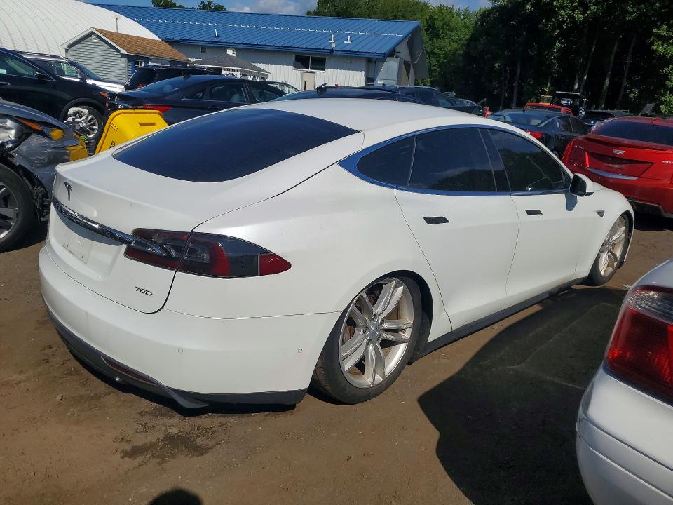 2015 Tesla Model S მანქანა იყიდება აუქციონზე, vin: 5YJSA1S27FF088047, აუქციონის ნომერი: 67783786