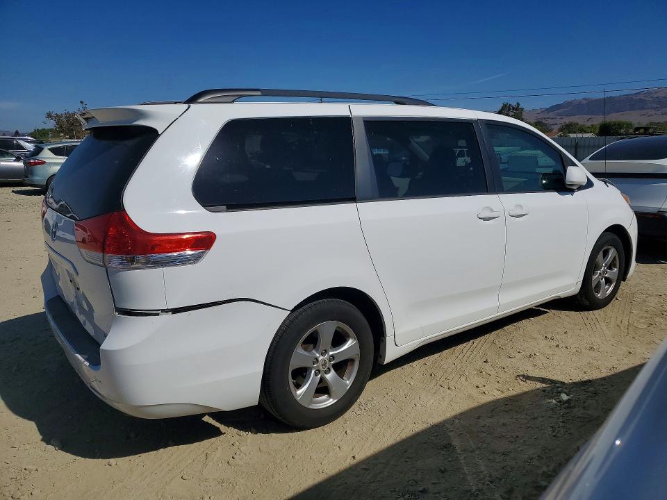 Продаж на аукціоні авто 2013 Toyota Sienna, vin: 5TDKK3DC1DS287280, номер лоту: 70092546