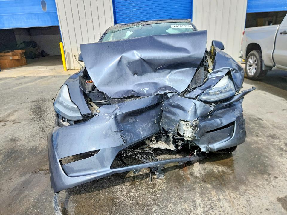 Продаж на аукціоні авто 2023 Tesla Model Y, vin: 7SAYGDEE0PA110102, номер лоту: 69791076