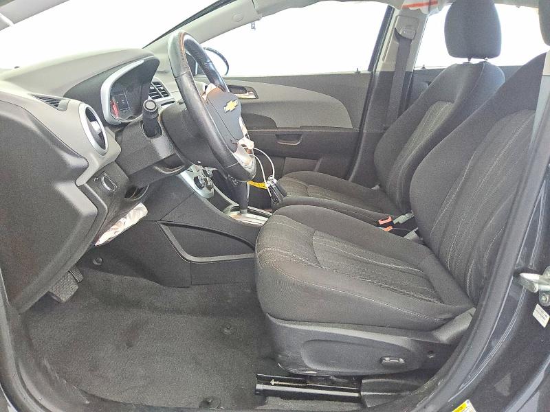 68327346 :رقم المزاد ، 1G1JD5SB4L4142121 vin ، 2020 Chevrolet Sonic مزاد بيع
