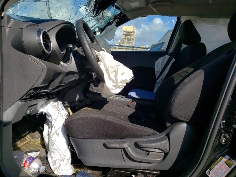 67303006 :رقم المزاد ، 3N1CP5CV6ML542955 vin ، 2021 Nissan Kicks مزاد بيع