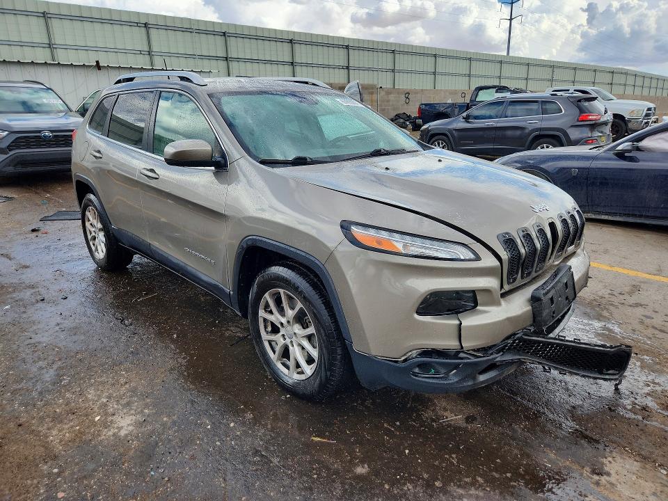 67850676 :رقم المزاد ، 1C4PJMCS2HW596754 vin ، 2017 Jeep Cherokee مزاد بيع