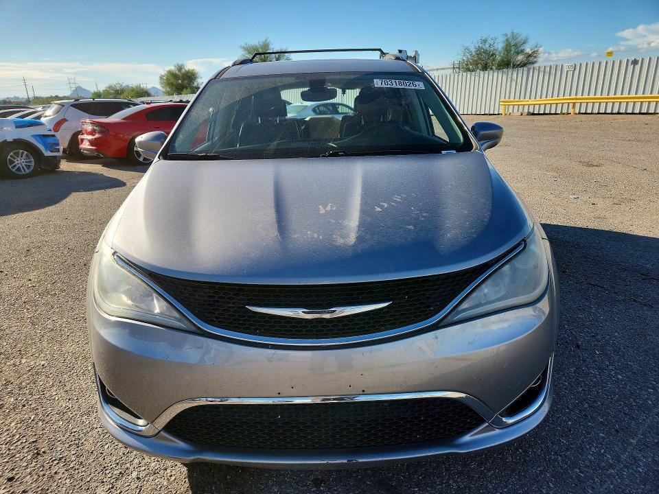 Продажа на аукционе авто 2017 Chrysler Pacifica, vin: 2C4RC1EG8HR636306, номер лота: 70318026