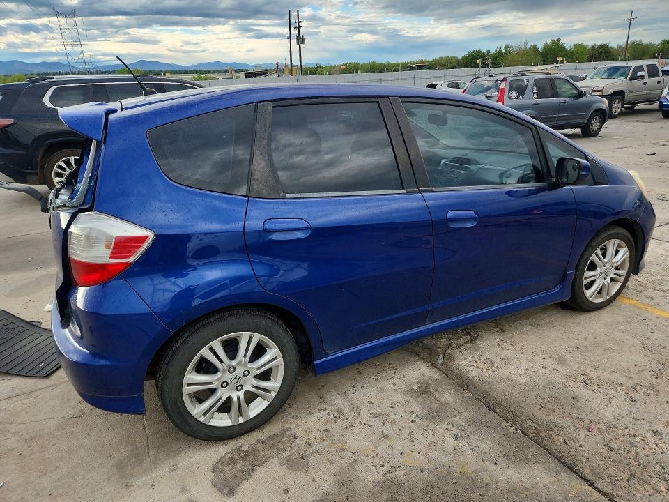 68845926 :رقم المزاد ، JHMGE8H46AC004767 vin ، 2010 Honda Fit مزاد بيع