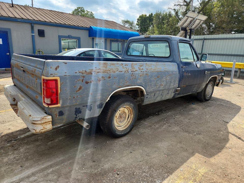 70240286 :رقم المزاد ، 1B7FE06Y0KS062837 vin ، 1989 Dodge D-series مزاد بيع