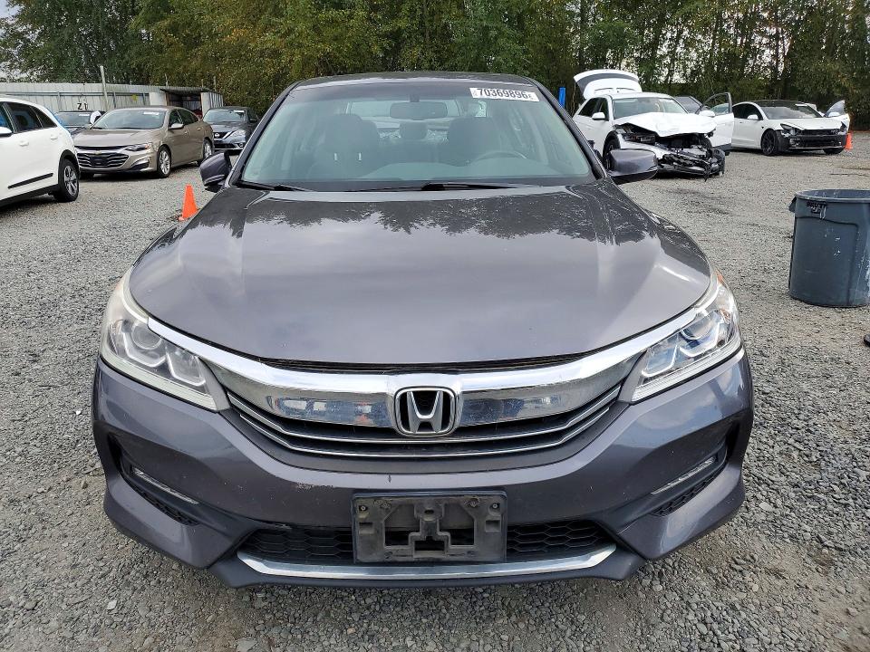 Продажа на аукционе авто 2016 Honda Accord, vin: 1HGCR3F82GA023948, номер лота: 70369896